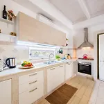 ヴィラ Helloapulia - Dimora Lamioni With Private Pool - Pet Friendly ポリニャーノ・ア・マーレ