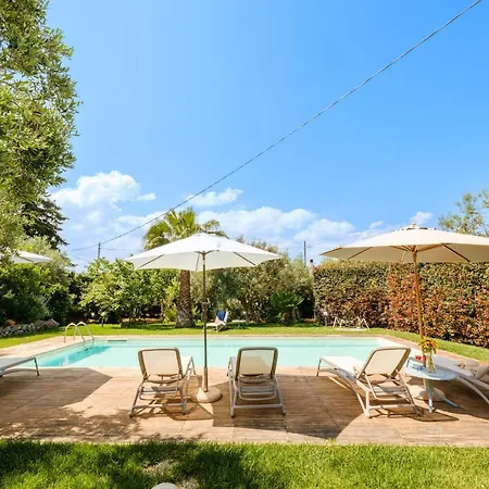 Helloapulia - Dimora Lamioni With Private Pool - Pet Friendly