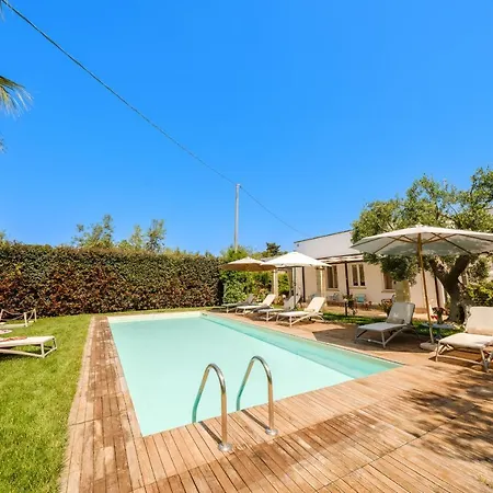 Helloapulia - Dimora Lamioni With Private Pool - Pet Friendly Villa