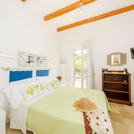 Helloapulia - Dimora Lamioni With Private Pool - Pet Friendly *
